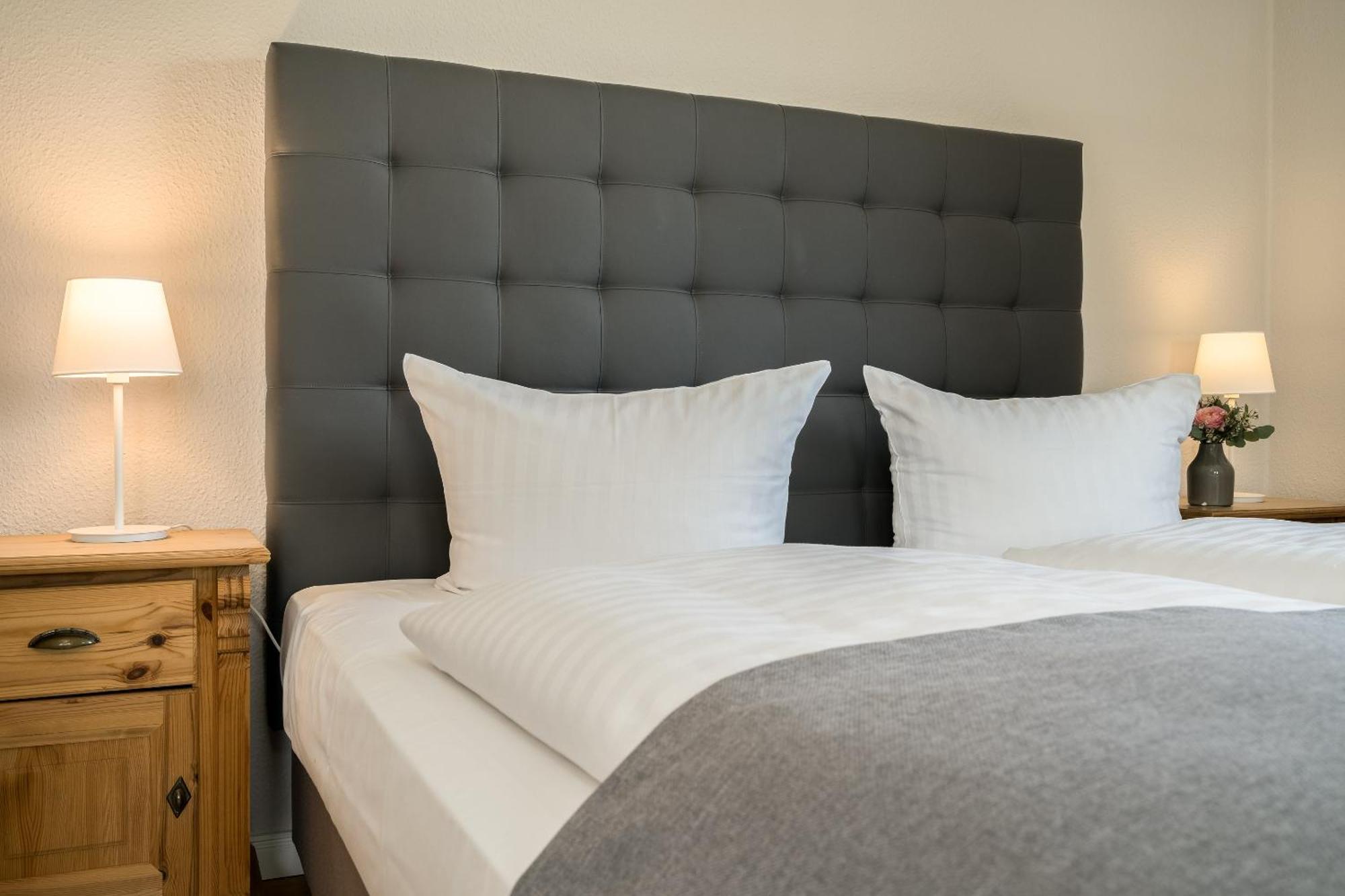 Residenz Am Ostufer Hotel Boek Екстериор снимка